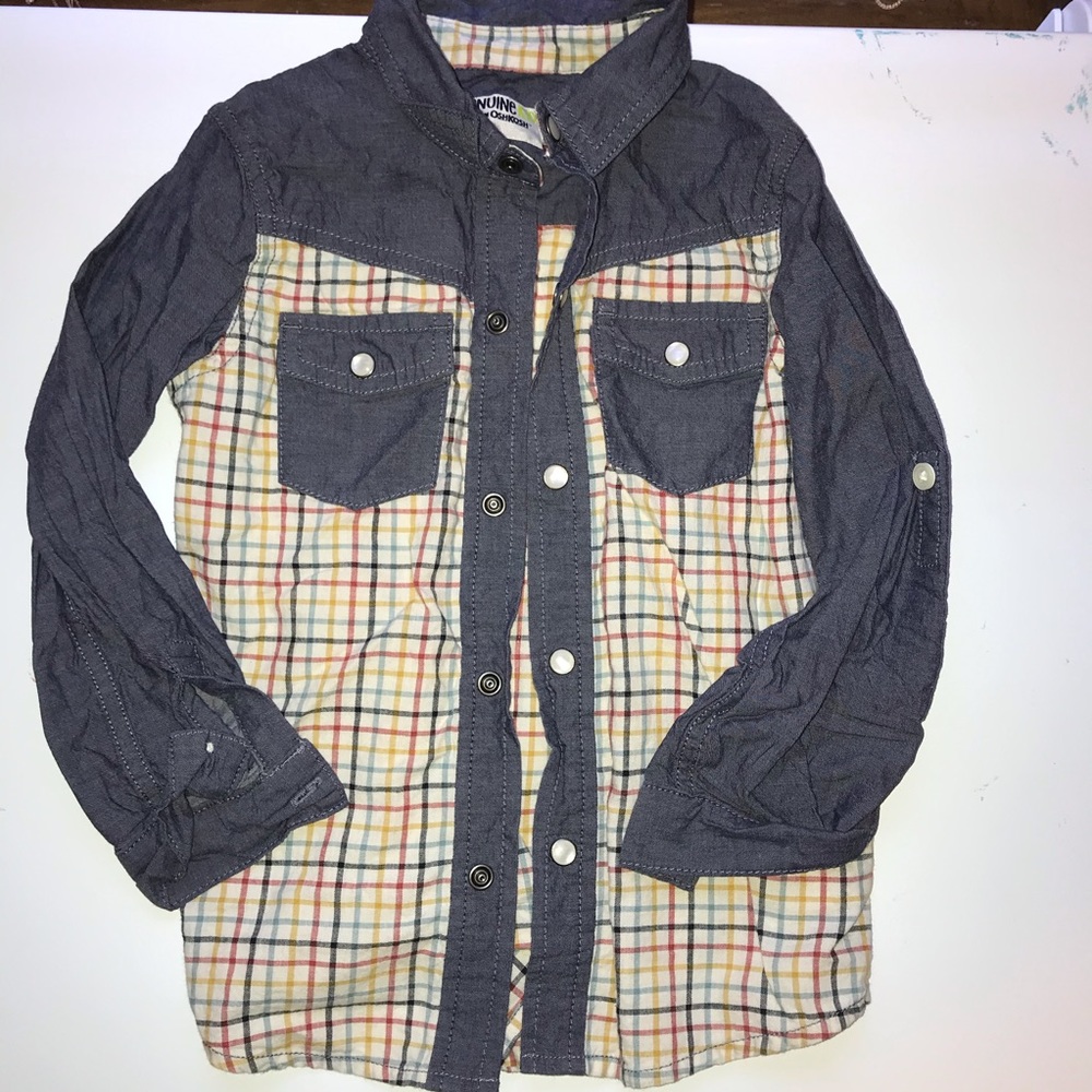 Shirt with snaps